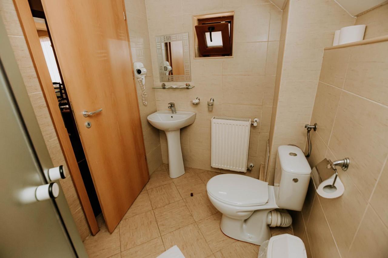 Guest House Lacul Linistit Moneasa Esterno foto