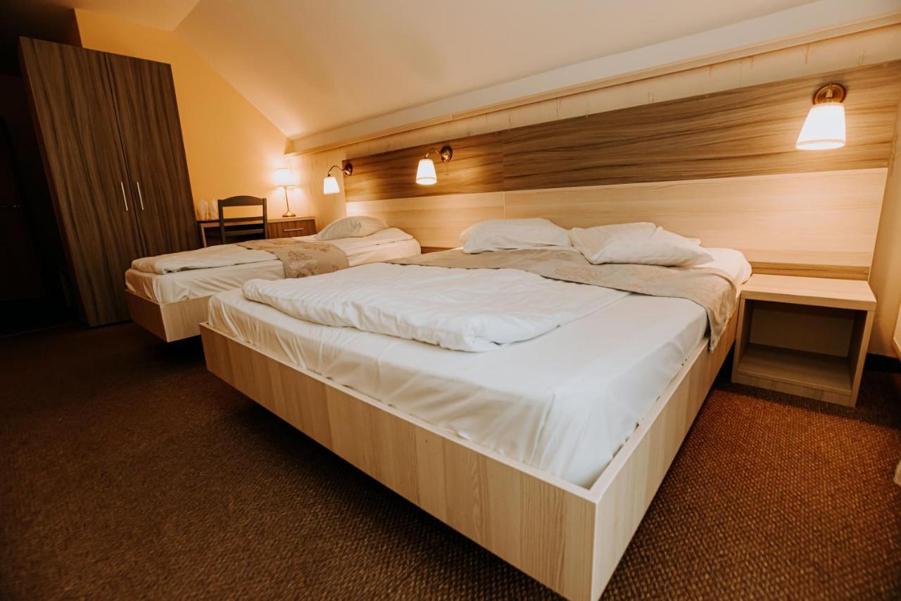 Guest House Lacul Linistit Moneasa Esterno foto