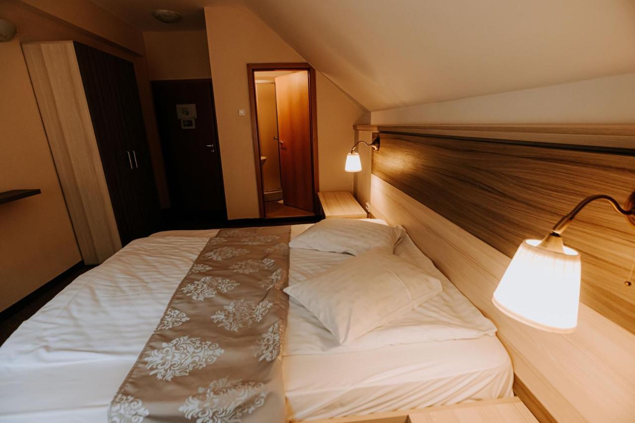 Guest House Lacul Linistit Moneasa Esterno foto